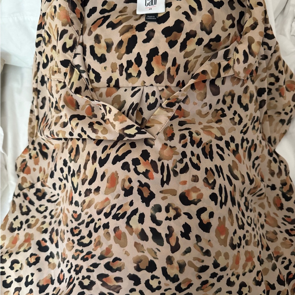 🧡 CAbi Leopard Print Top